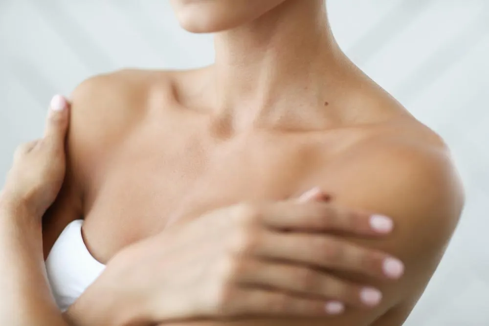 隆乳怎麼選？隆乳材質、費用、恢復期與術後照護一次看