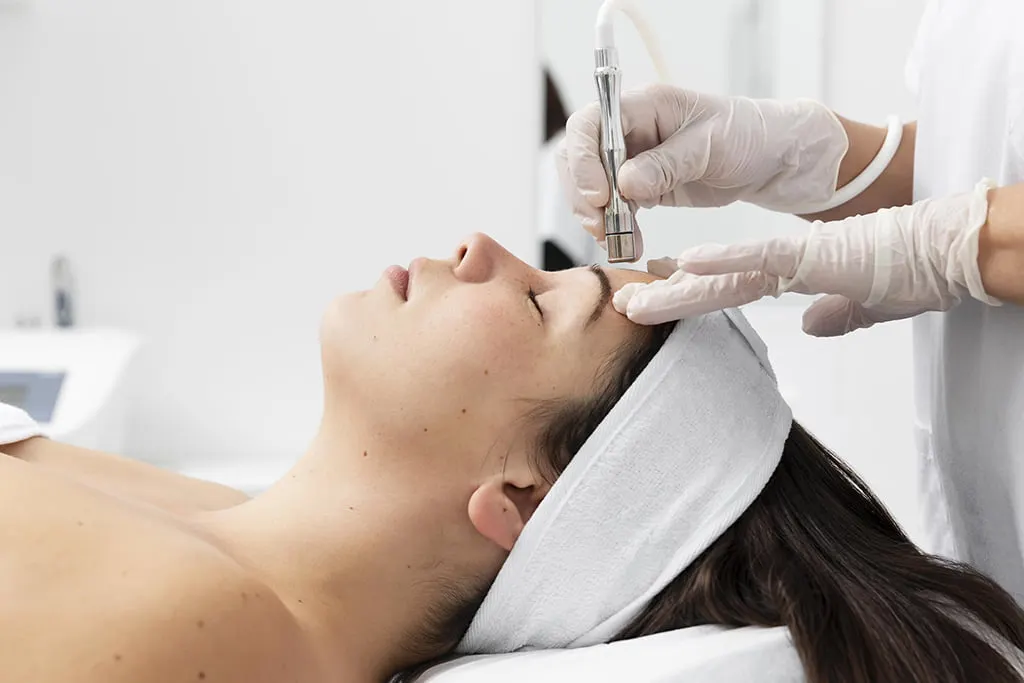 Picosecond laser: short recovery, maintenance-type treatment.