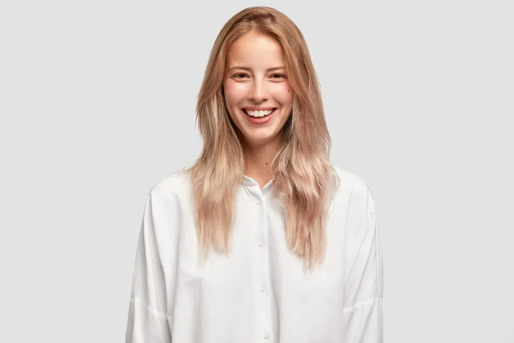 How is pear dimple surgery done?