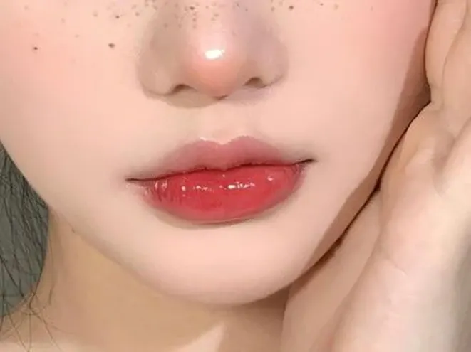 自測是不是黃金唇形？韓系甜美花瓣唇即刻擁有！