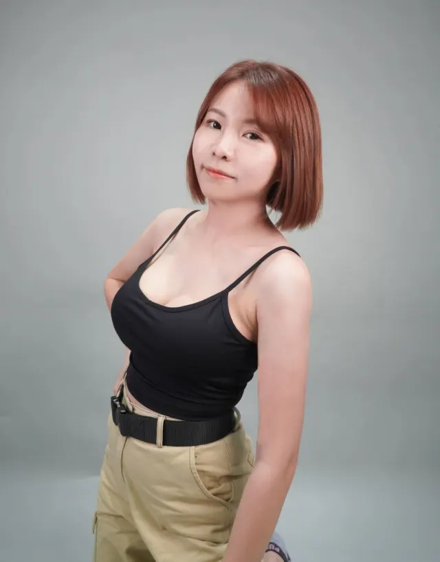 素人柔滴隆乳心得分享－擺脫產後胸部外擴、下垂！隆乳讓我找回自信心
