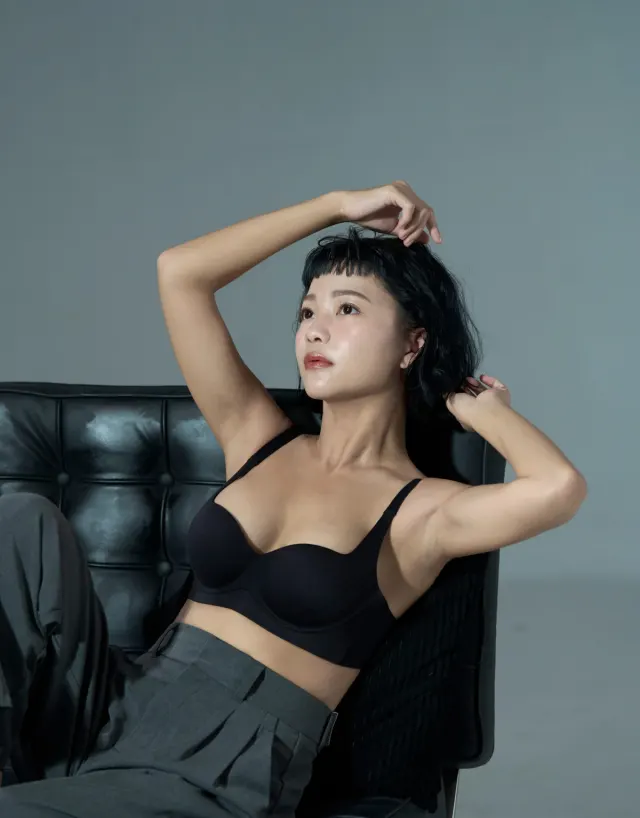 曼陀隆乳心得分享-擺脫鏡頭前身材焦慮，自信穿上喜歡的衣服