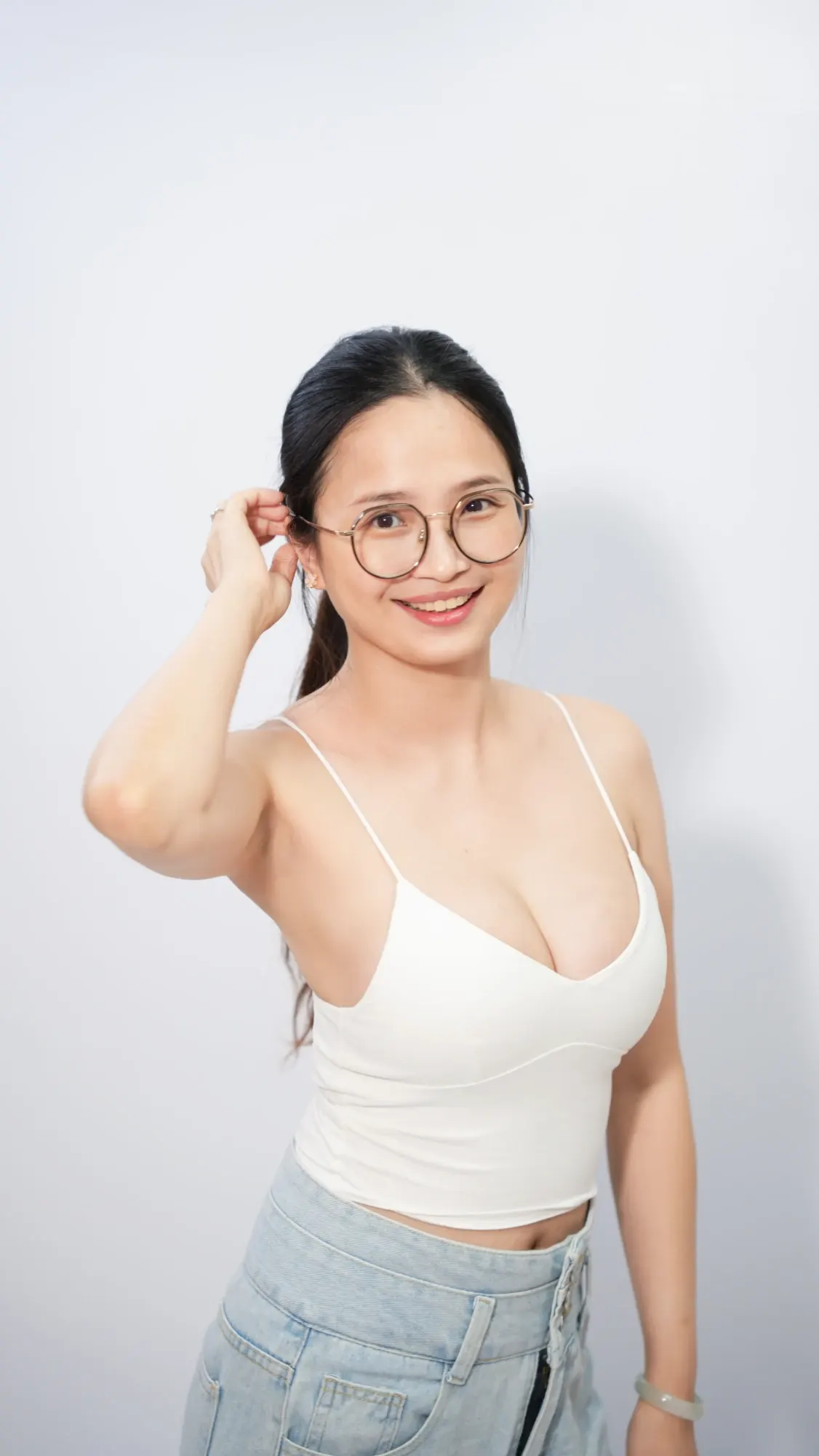 珍珠波隆乳案例 Shirley 術後照，上胸飽滿、胸型更集中